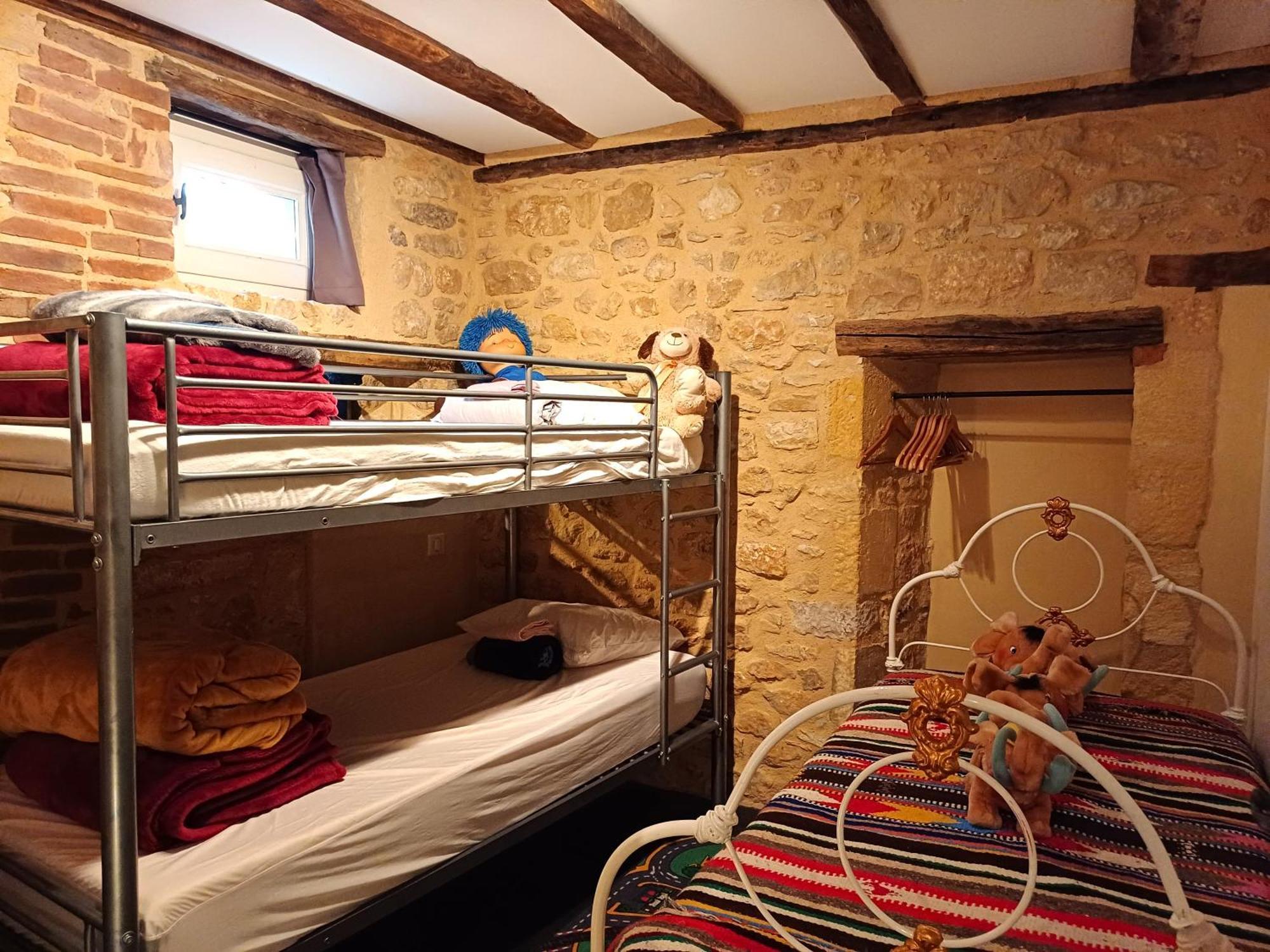 Au Pied Du Chateau - 5 A 11 Personnes - Baignade-Canoe-Piste Cyclable A 100 M Castelnaud-la-Chapelle Exterior foto