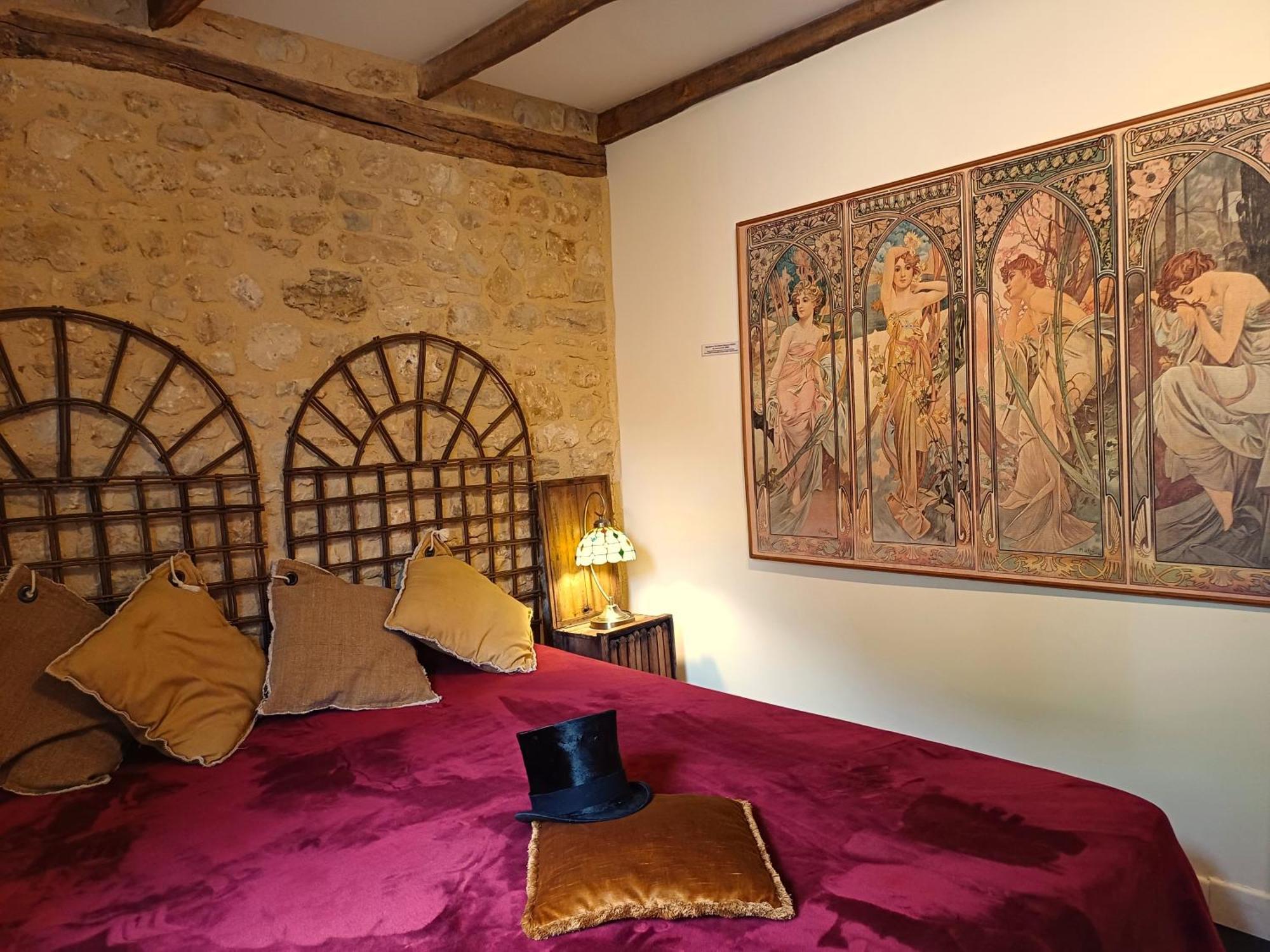 Au Pied Du Chateau - 5 A 11 Personnes - Baignade-Canoe-Piste Cyclable A 100 M Castelnaud-la-Chapelle Exterior foto