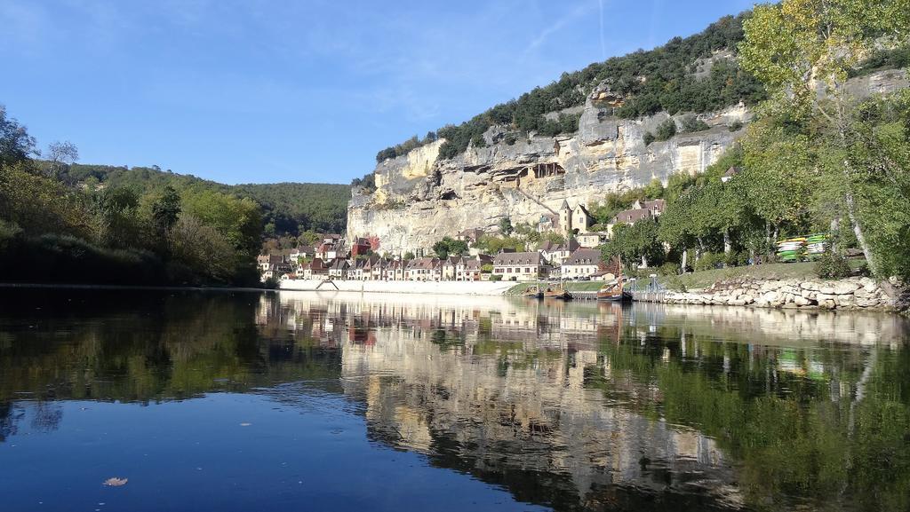 Au Pied Du Chateau - 5 A 11 Personnes - Baignade-Canoe-Piste Cyclable A 100 M Castelnaud-la-Chapelle Exterior foto