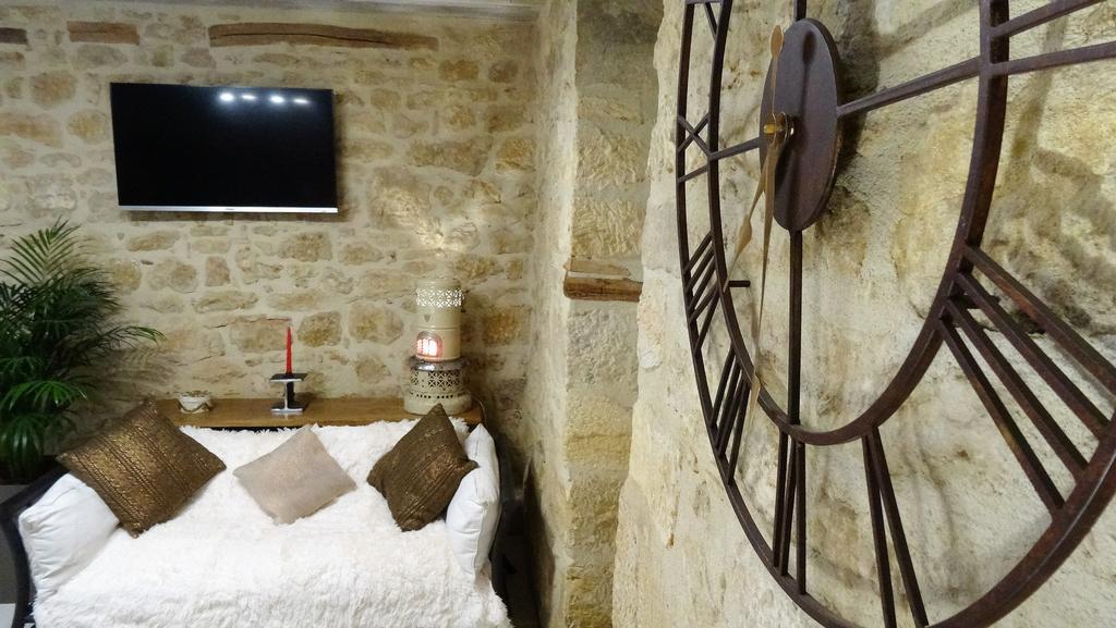 Au Pied Du Chateau - 5 A 11 Personnes - Baignade-Canoe-Piste Cyclable A 100 M Castelnaud-la-Chapelle Exterior foto