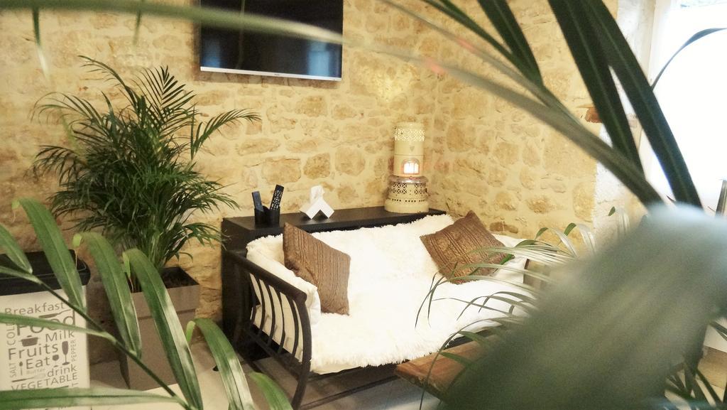 Au Pied Du Chateau - 5 A 11 Personnes - Baignade-Canoe-Piste Cyclable A 100 M Castelnaud-la-Chapelle Exterior foto