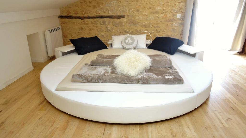 Au Pied Du Chateau - 5 A 11 Personnes - Baignade-Canoe-Piste Cyclable A 100 M Castelnaud-la-Chapelle Exterior foto