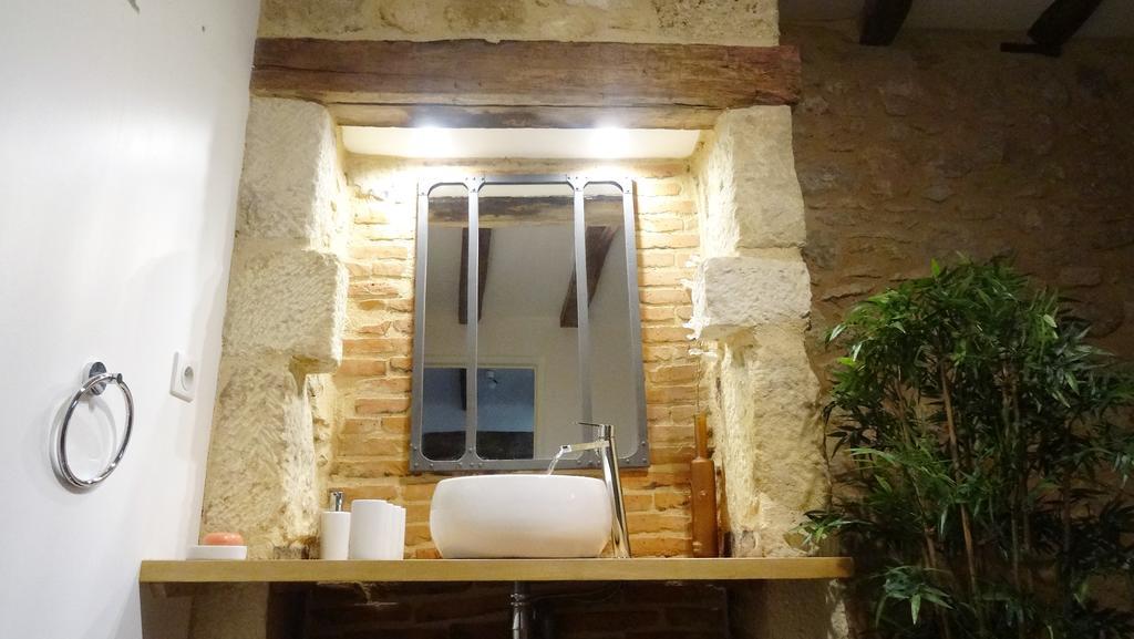 Au Pied Du Chateau - 5 A 11 Personnes - Baignade-Canoe-Piste Cyclable A 100 M Castelnaud-la-Chapelle Exterior foto