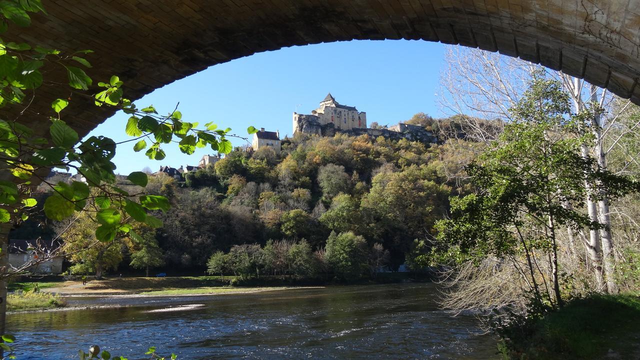 Au Pied Du Chateau - 5 A 11 Personnes - Baignade-Canoe-Piste Cyclable A 100 M Castelnaud-la-Chapelle Exterior foto